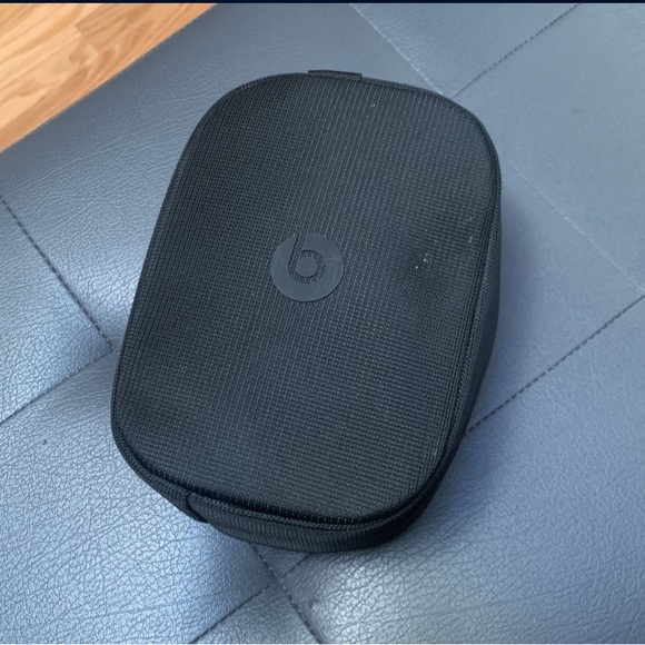 Beats Solo 4